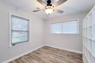 8527 Kempridge St, Houston, TX 77080 - Photo 29