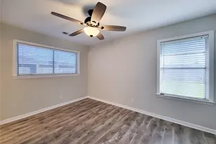 8527 Kempridge St, Houston, TX 77080 - Photo 25