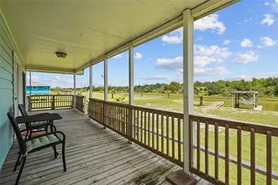 540 Bayou Avenue, Anahuac, TX 77514 - Photo 9