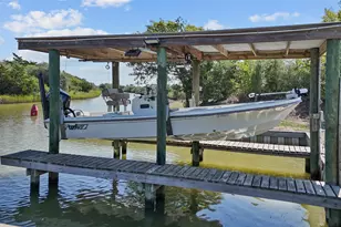 540 Bayou Ave, Anahuac, TX 77514 - Photo 5