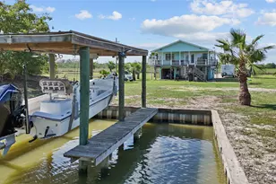 540 Bayou Ave, Anahuac, TX 77514 - Photo 1