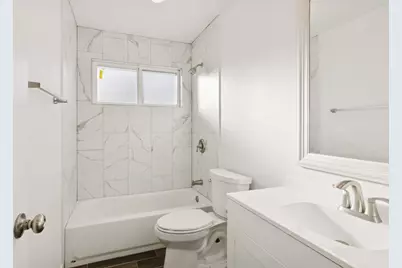 10827 W Mulberry Drive, La Porte, TX 77571 - Photo 17