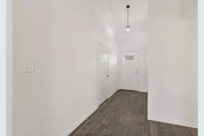 10827 W Mulberry Drive, La Porte, TX 77571 - Photo 5