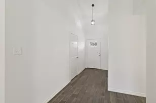 10827 W Mulberry Dr, La Porte, TX 77571 - Photo 5