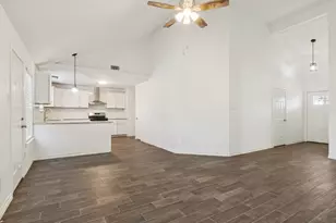 10827 W Mulberry Dr, La Porte, TX 77571 - Photo 7