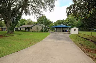 3804 Shady Ln, Santa Fe, TX 77517 - Photo 3