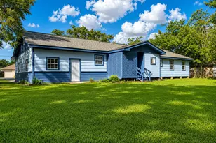 316 Riley Rd, Clute, TX 77531 - Photo 3