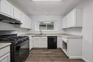 16715 Benchmark Dr, Houston, TX 77053 - Photo 5