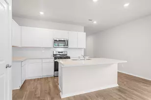 210 Orchard Laurel Dr, Alvin, TX 77511 - Photo 7