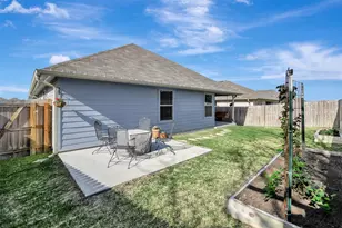 1011 Davy St, Brenham, TX 77833 - Photo 3