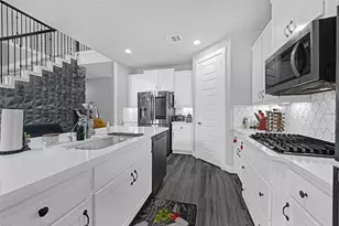 2512 Ravenna Ct, Friendswood, TX 77546 - Photo 11