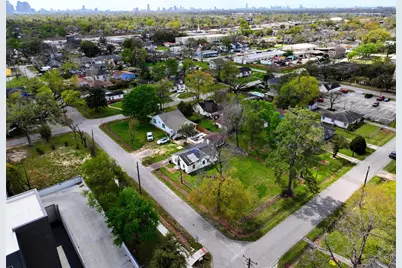 6515 Lloyd Street, Houston, TX 77022 - Photo 9