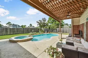 3710 Pine Tree Dr, Pearland, TX 77581 - Photo 23