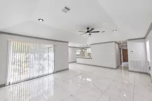 405 Post Oak Dr, Baytown, TX 77520 - Photo 9
