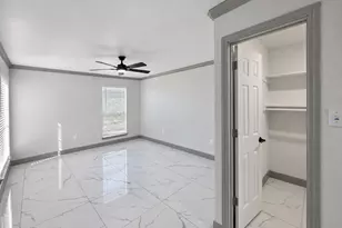 405 Post Oak Dr, Baytown, TX 77520 - Photo 17
