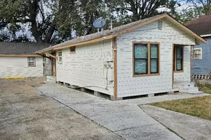 7011 Hillsboro St, Houston, TX 77020 - Photo 13