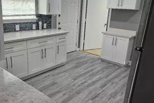 7011 Hillsboro St, Houston, TX 77020 - Photo 3