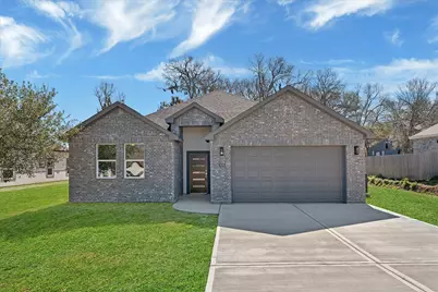 939 Lake View Drive, Montgomery, TX 77356 - Photo 1