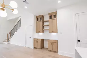 611 E 25th St, Houston, TX 77008 - Photo 9