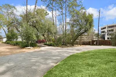 202 Pine Hollow Lane, Houston, TX 77056 - Photo 3