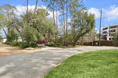 202 Pine Hollow Lane, Houston, TX 77056 - Photo 3
