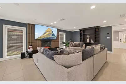 10910 Ensbrook Drive, Houston, TX 77099 - Photo 15