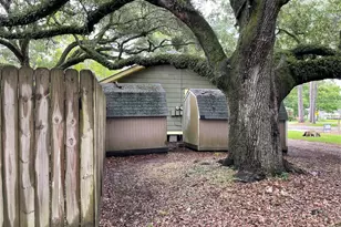 102 S S Beauregard St, Alvin, TX 77511 - Photo 7