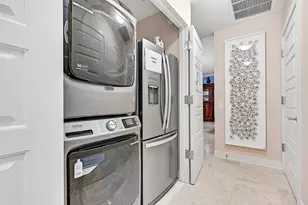 801 E Beach Dr, Galveston, TX 77550 - Photo 25