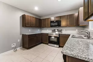 443 Mesquite, Livingston, TX 77351 - Photo 5