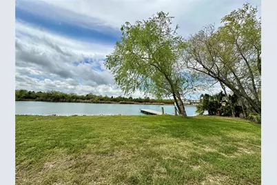 2726 Avenue D, San Leon, TX 77539 - Photo 1