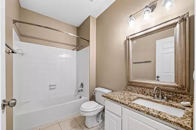 158 N Valley Oaks Circle, The Woodlands, TX 77382 - Photo 7
