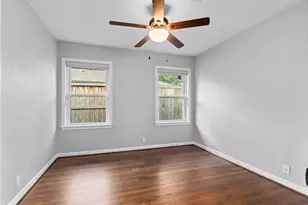 6423 Pineshade Ln, Houston, TX 77008 - Photo 33