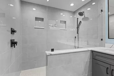 6423 Pineshade Lane, Houston, TX 77008 - Photo 29