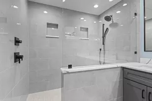 6423 Pineshade Ln, Houston, TX 77008 - Photo 29