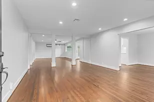 6423 Pineshade Ln, Houston, TX 77008 - Photo 9