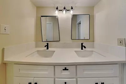 2100 Tanglewilde Street #747, Houston, TX 77063 - Photo 15