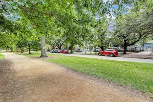 1127 Yale St, Houston, TX 77008 - Photo 11