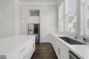 8612 Emnora Ln, Houston, TX 77080 - Photo 13