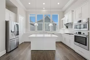 8612 Emnora Ln, Houston, TX 77080 - Photo 9