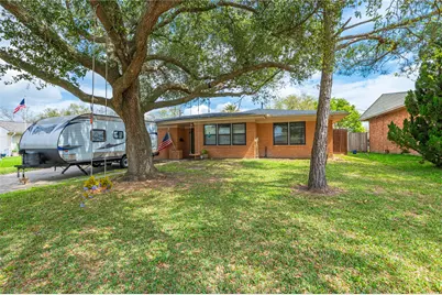 2428 9th Street N, Texas City, TX 77590 - Photo 3