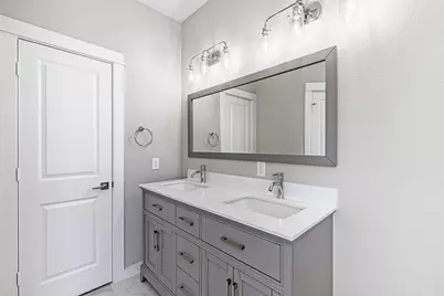 8423 Berry Brush Lane, Houston, TX 77022 - Photo 21