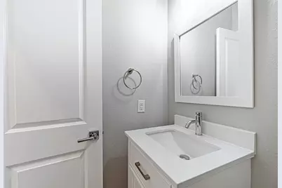 8423 Berry Brush Lane, Houston, TX 77022 - Photo 5