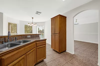 1630 Trail Oaks Court, Houston, TX 77339 - Photo 9