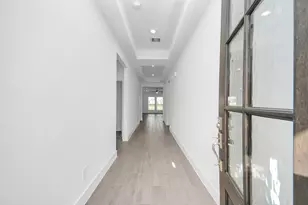 221 Magnolia Laurel Dr, Alvin, TX 77511 - Photo 9