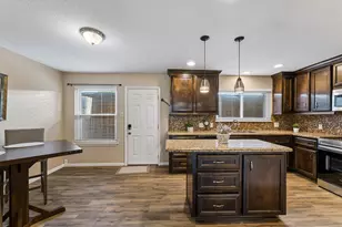 1831 Sherwood Forest St, Houston, TX 77043 - Photo 7