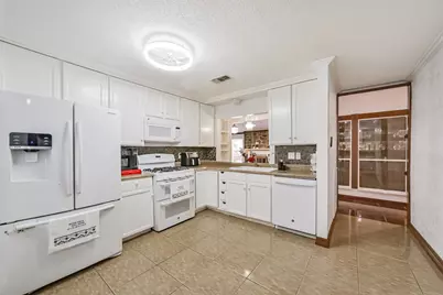 2814 Waypark Drive, Houston, TX 77082 - Photo 15
