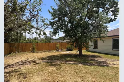 6059 Doulton Drive, Houston, TX 77033 - Photo 15