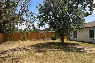 6059 Doulton Dr, Houston, TX 77033 - Photo 15