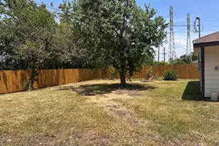 6059 Doulton Dr, Houston, TX 77033 - Photo 17