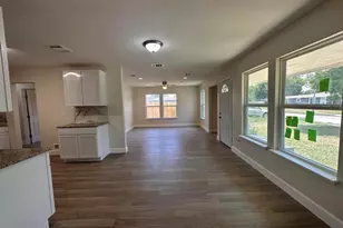 6059 Doulton Dr, Houston, TX 77033 - Photo 5
